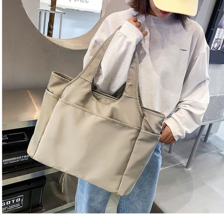 ジムバッグ 大容量ナイロンバッグ 軽量トートバッグ 女性用 全6色