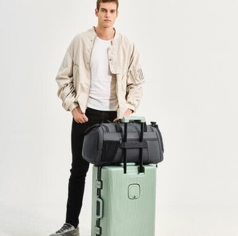 ジムバッグ メンズ大容量ダッフルバッグ撥水加工旅行用